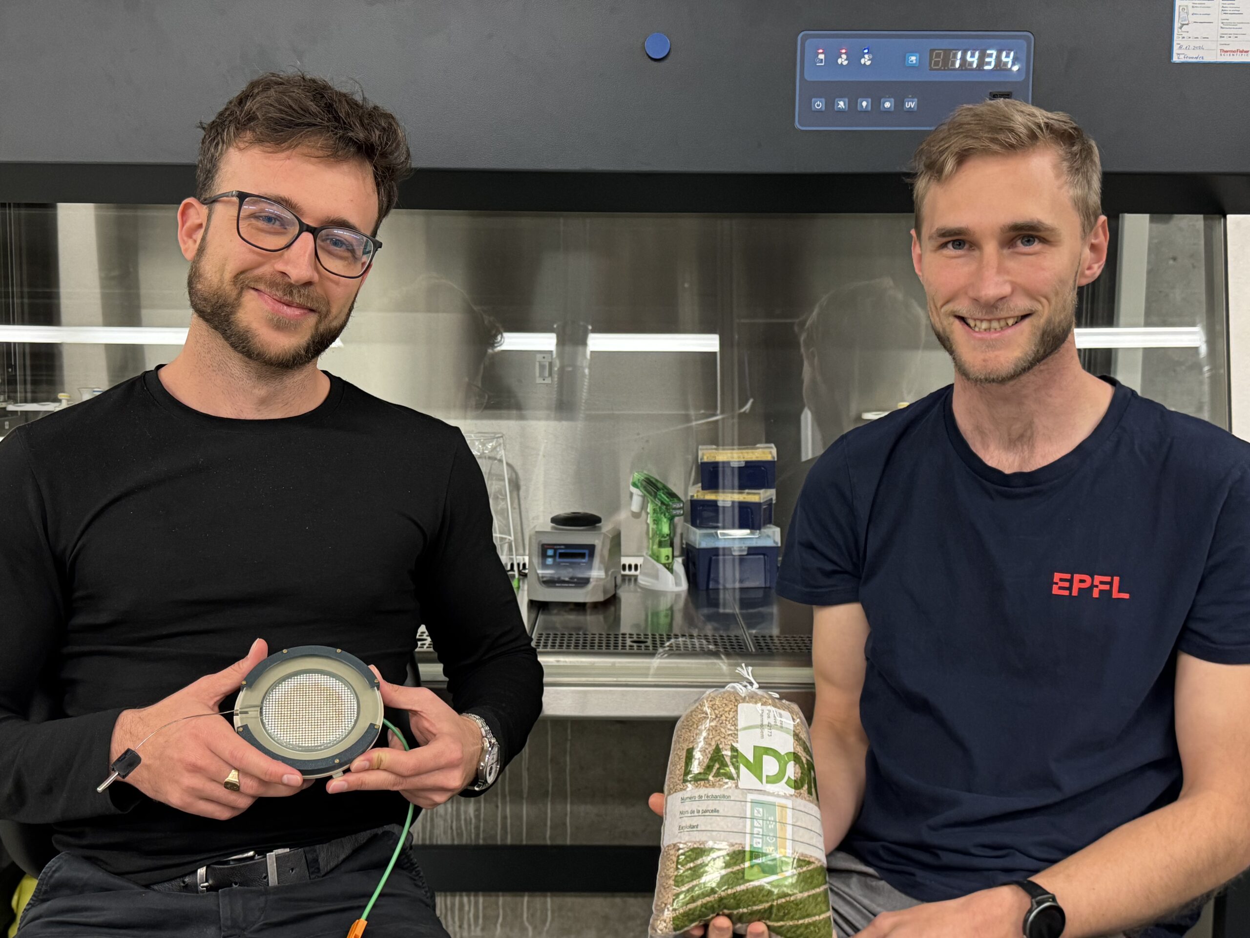 Founders Luke and Jesús at the Swiss Plasma Center (SPC) at EPFL